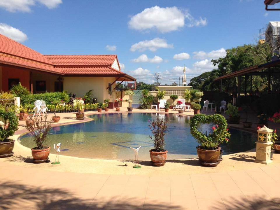 Baan Sabaijai Resort That Phanom Esterno foto