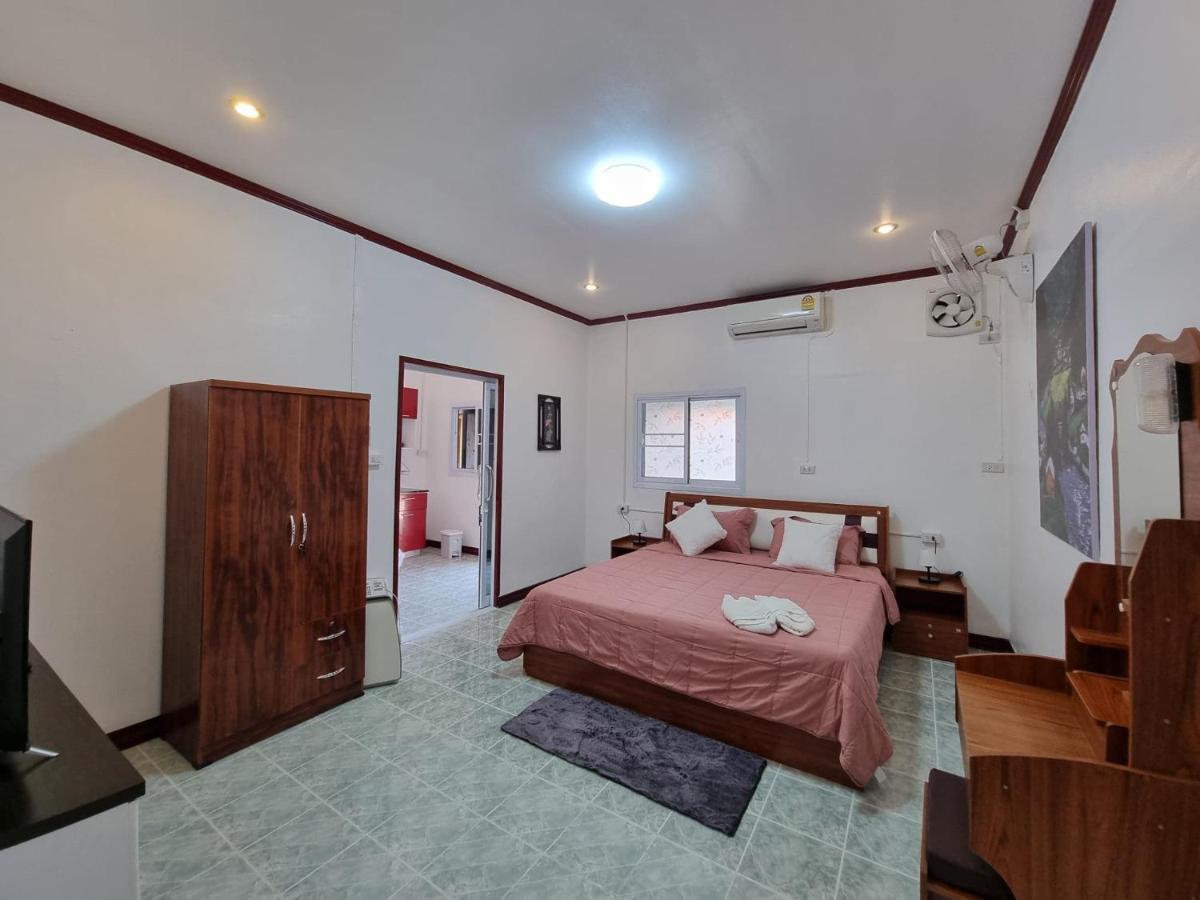 Baan Sabaijai Resort That Phanom Esterno foto