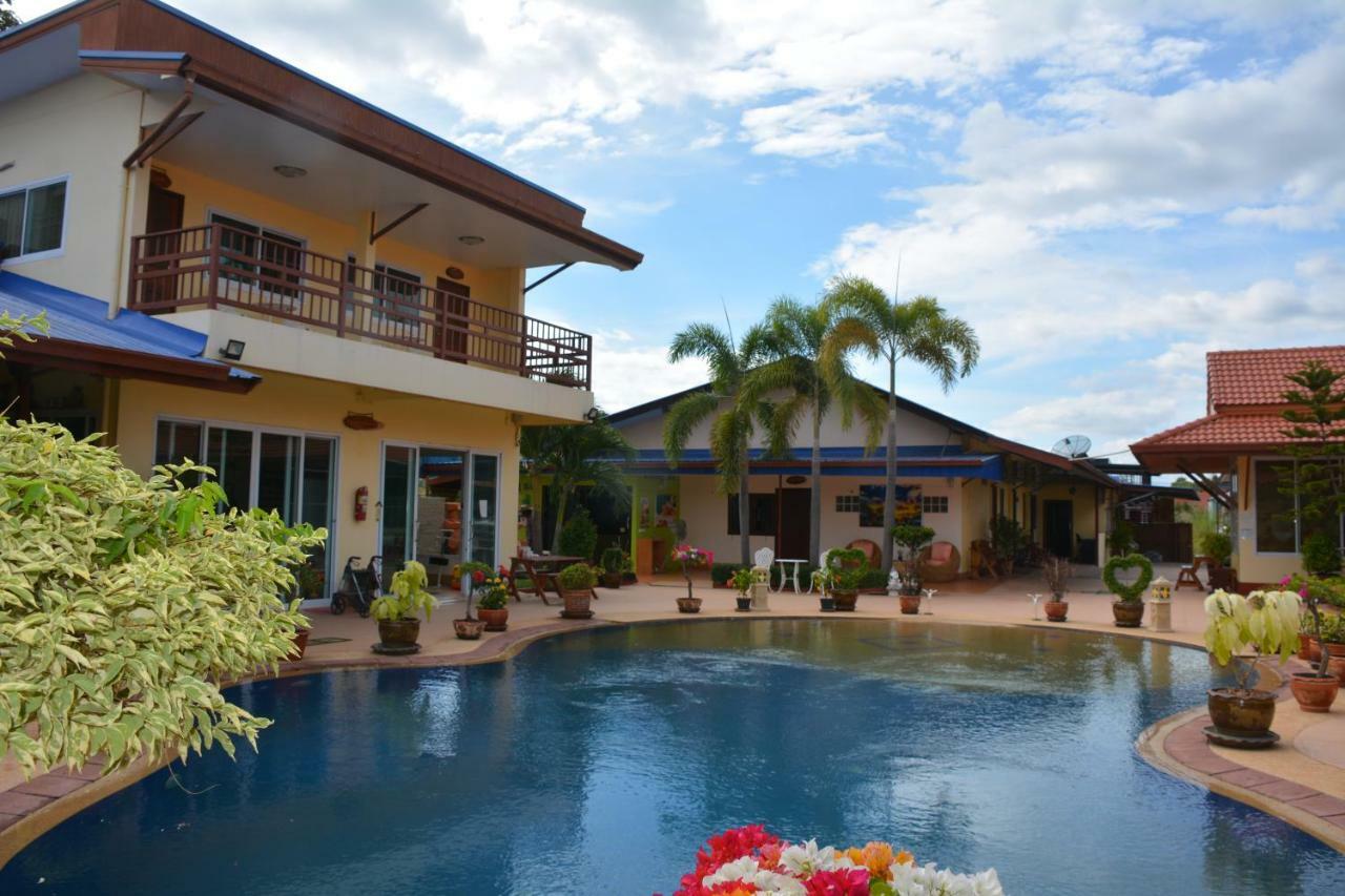 Baan Sabaijai Resort That Phanom Esterno foto