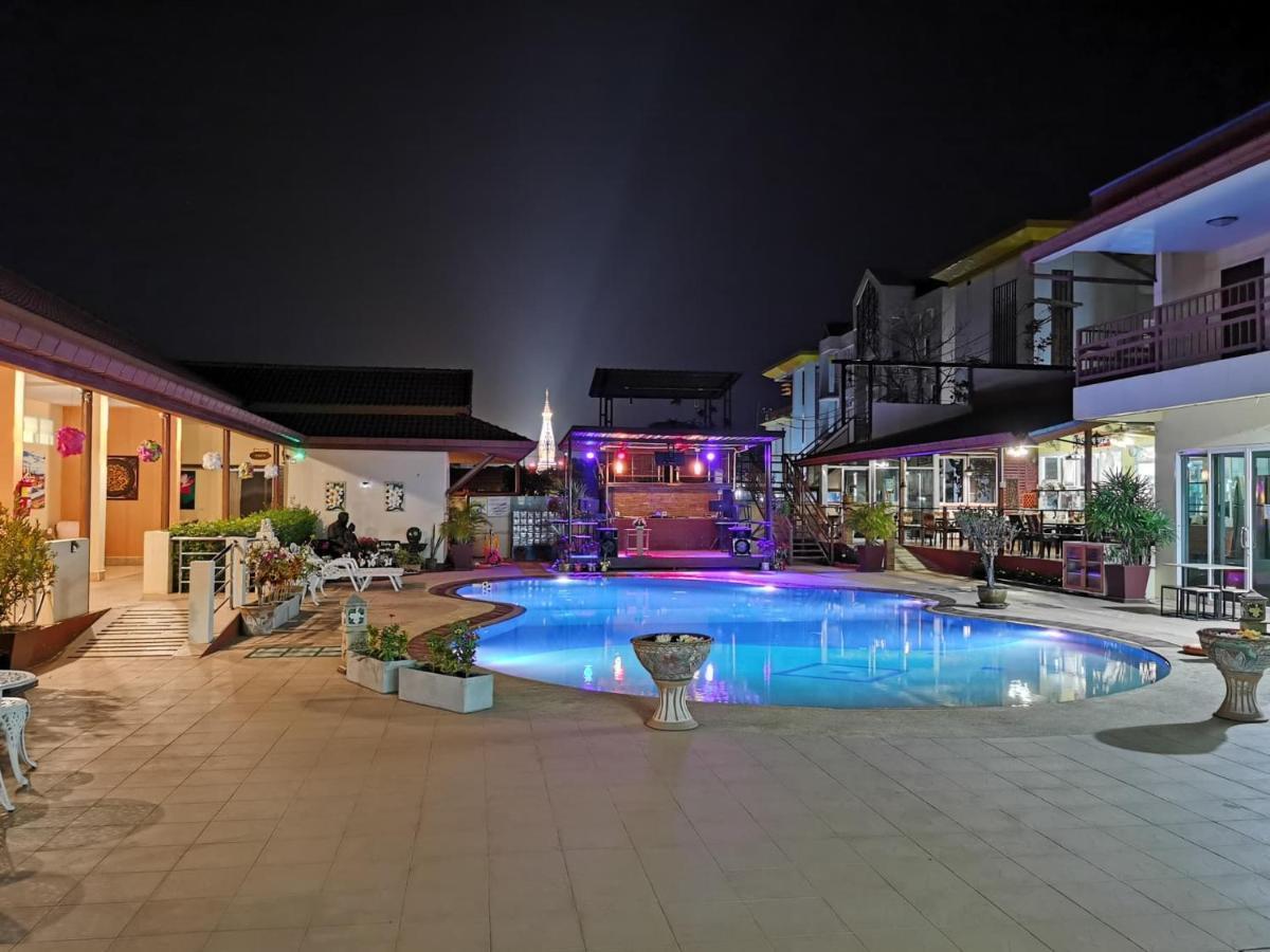 Baan Sabaijai Resort That Phanom Esterno foto